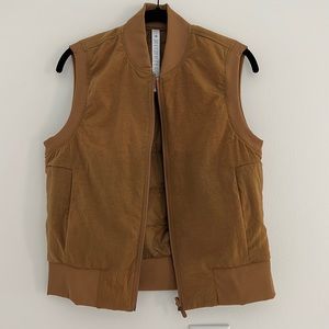 LuLulemon women’s gold/copper zip-up vest